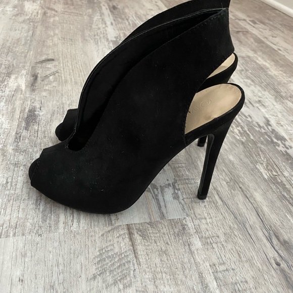 Wild Diva NWOT • Black Open Cut Heels - Picture 3 of 5